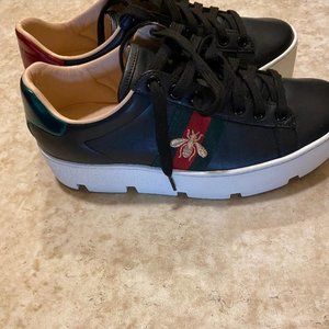 Gucci Tennis Shoes (New Ace Platform Bee Sneakers)